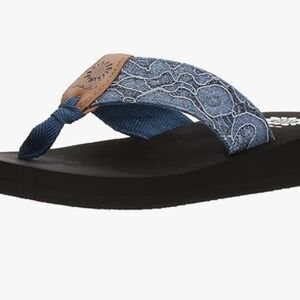 Yellow Box Women's Amina Sandal in Denim color - size 10